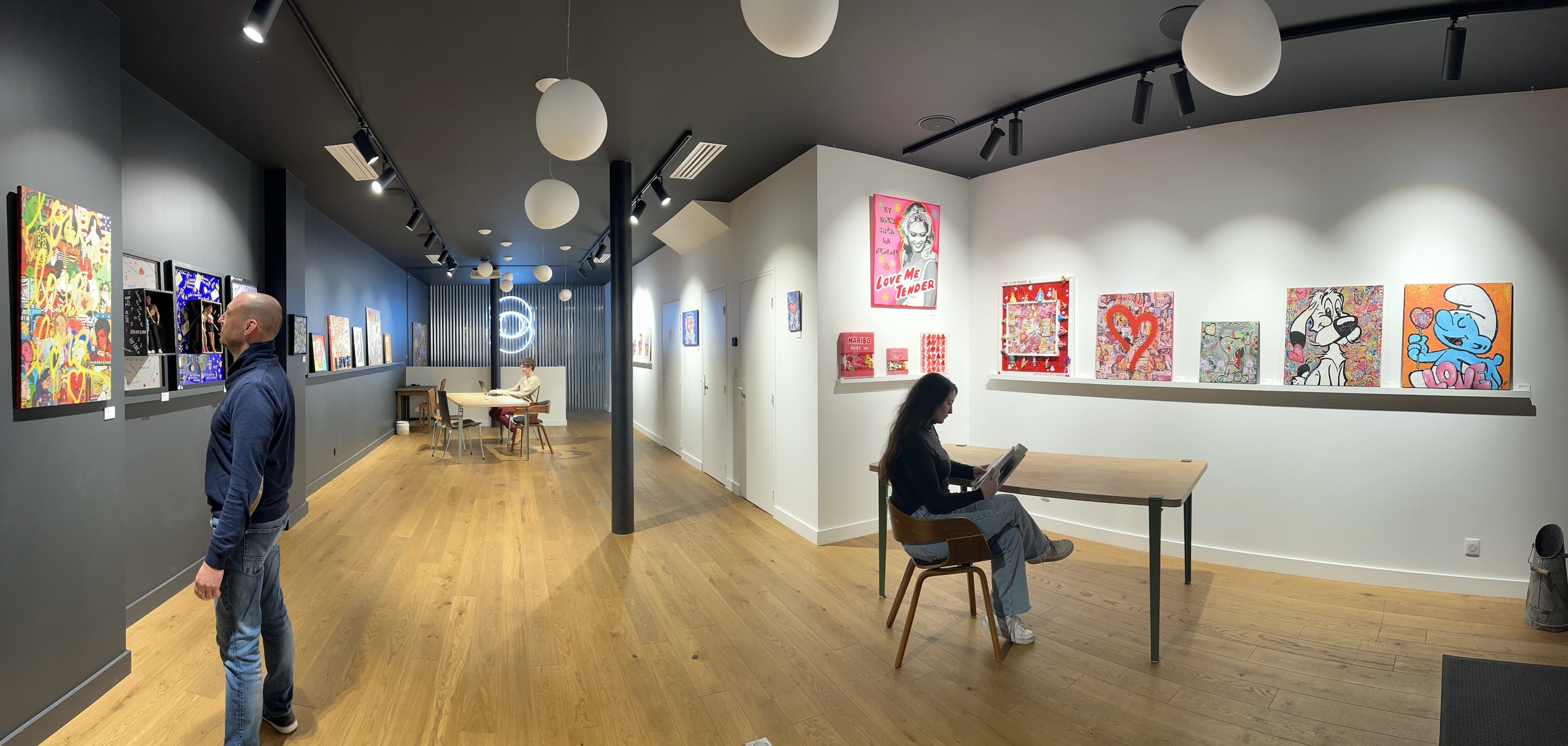 Vue de la galerie du 3ème Cercle et de ses œuvres pop-art, Paris 11
